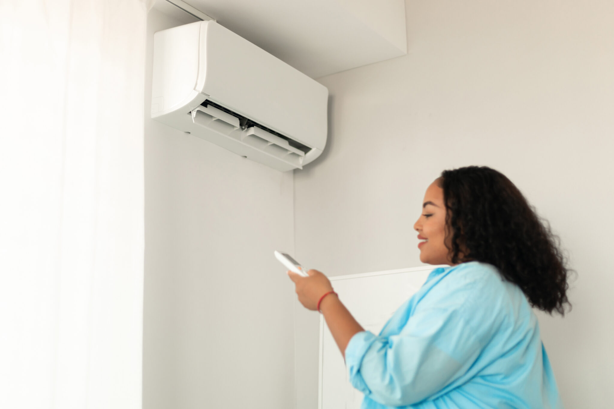 The difference between a ductless mini split and central air conditioning.