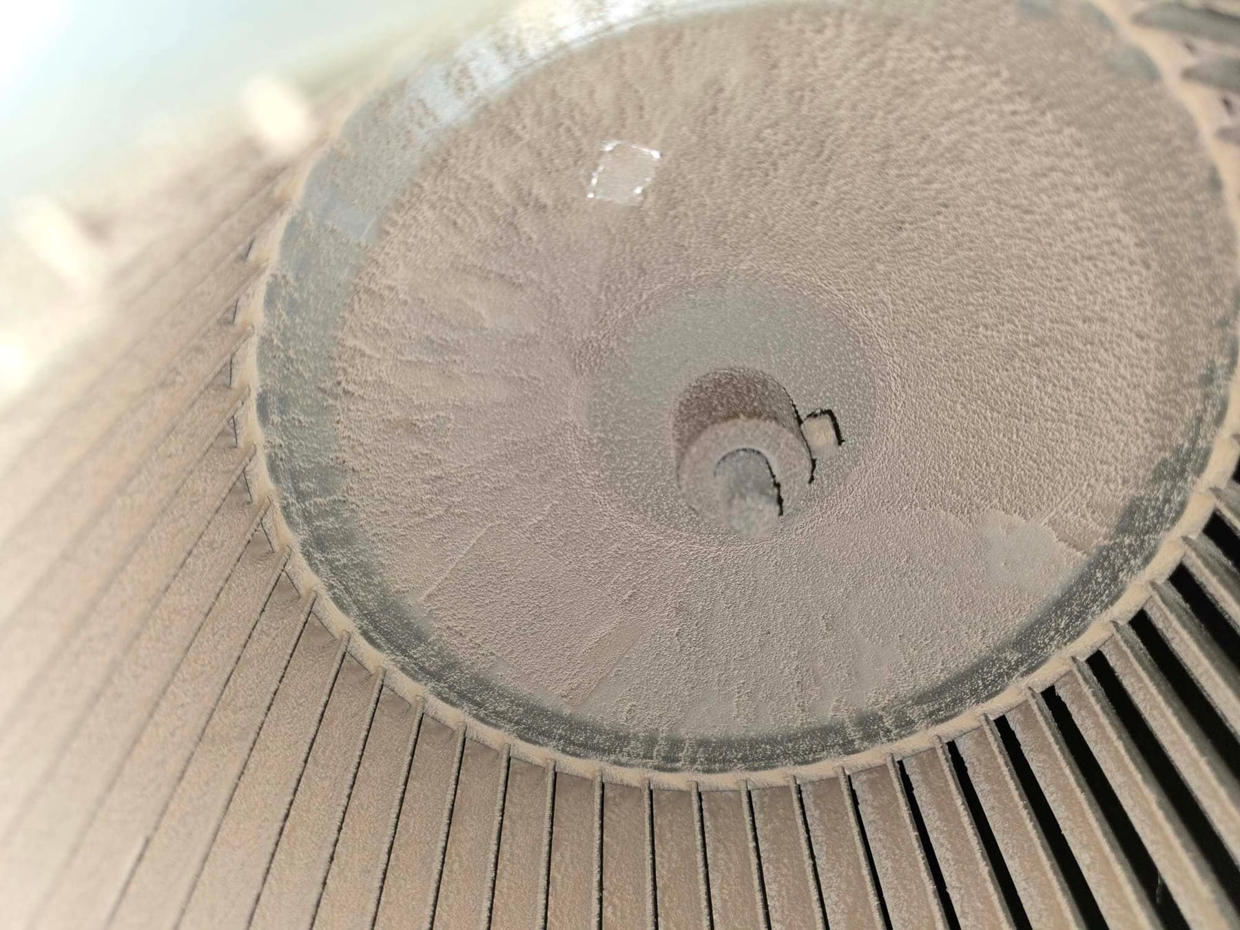 Dirty blower blower cleaning needed