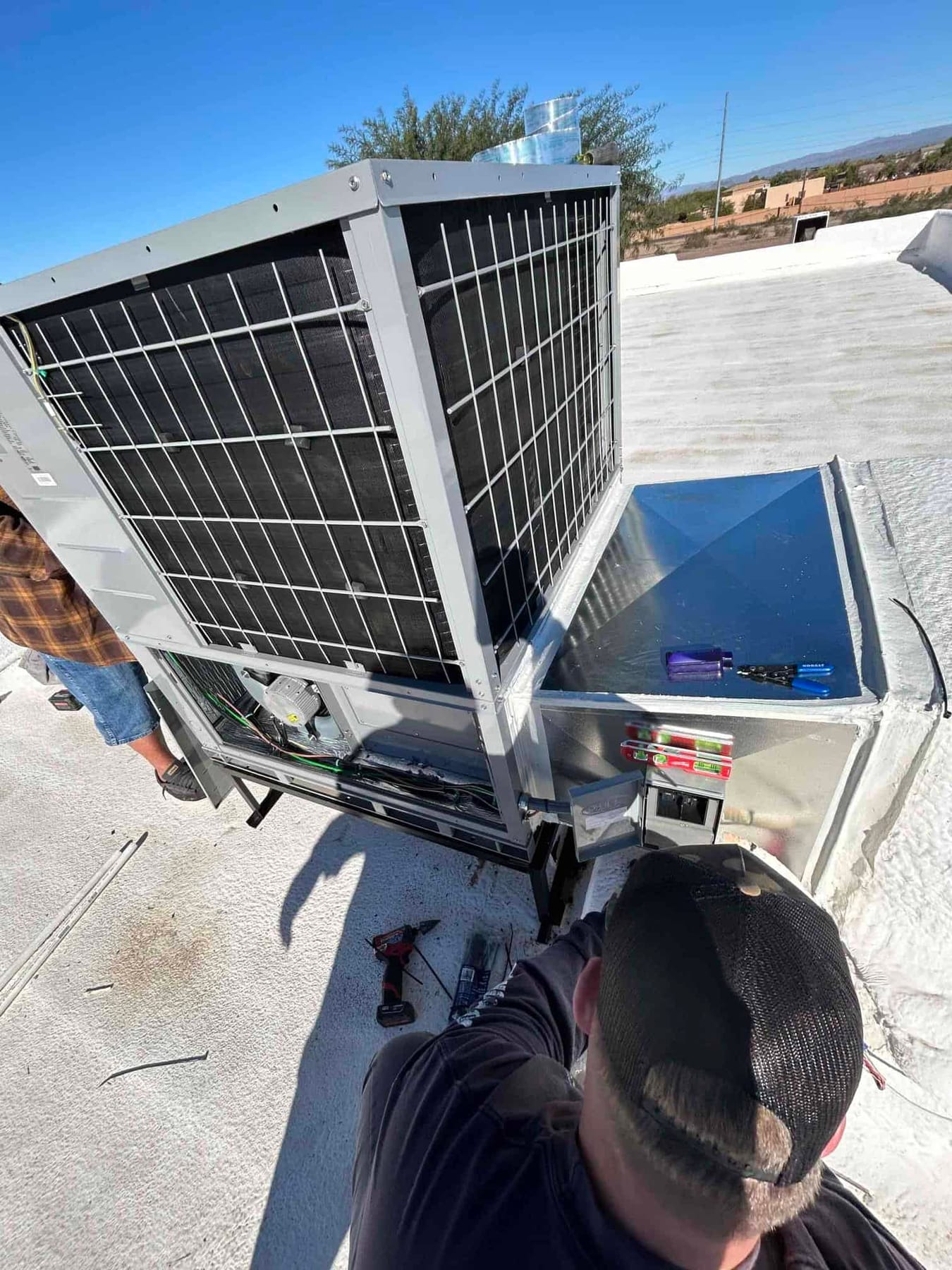 Replacing unit